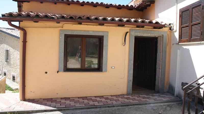 Stone house of approximately 65 sqm, 1 living room whit kitc...